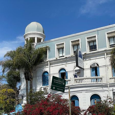 Hotel Vicente Lopez Bagian luar foto