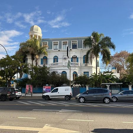 Hotel Vicente Lopez Bagian luar foto