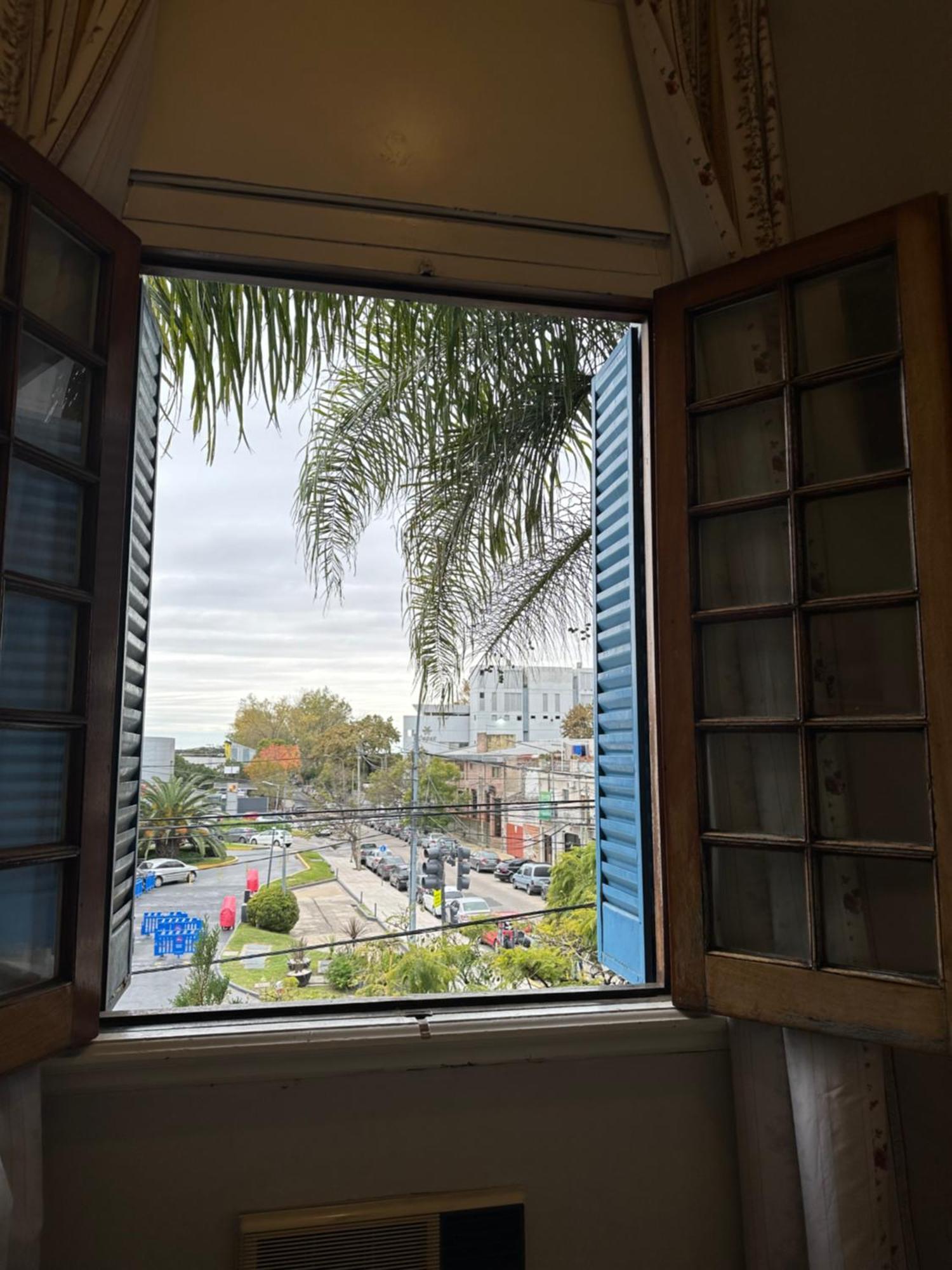 Hotel Vicente Lopez Bagian luar foto