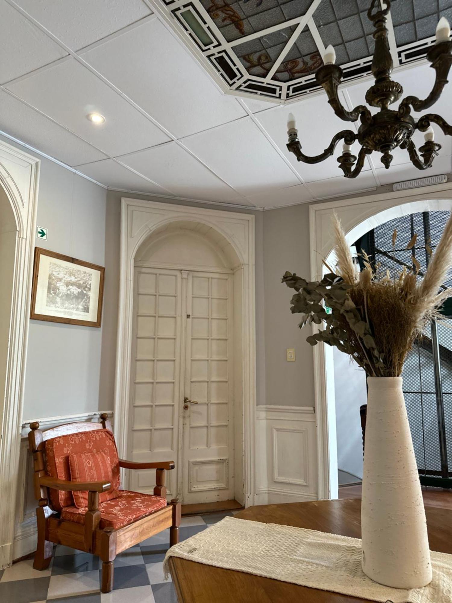 Hotel Vicente Lopez Bagian luar foto