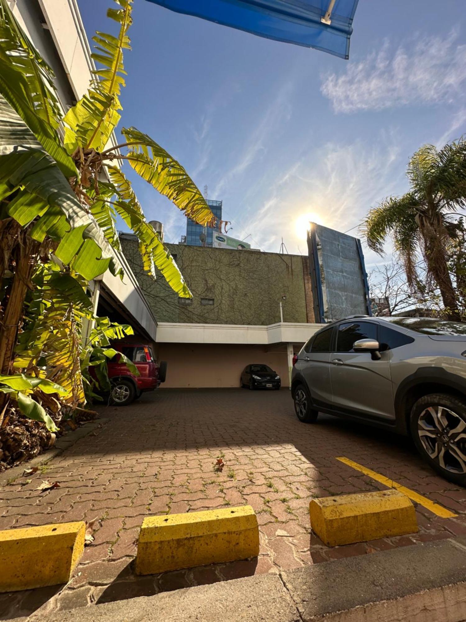 Hotel Vicente Lopez Bagian luar foto