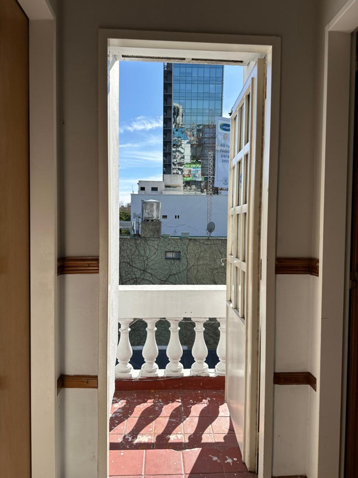 Hotel Vicente Lopez Bagian luar foto