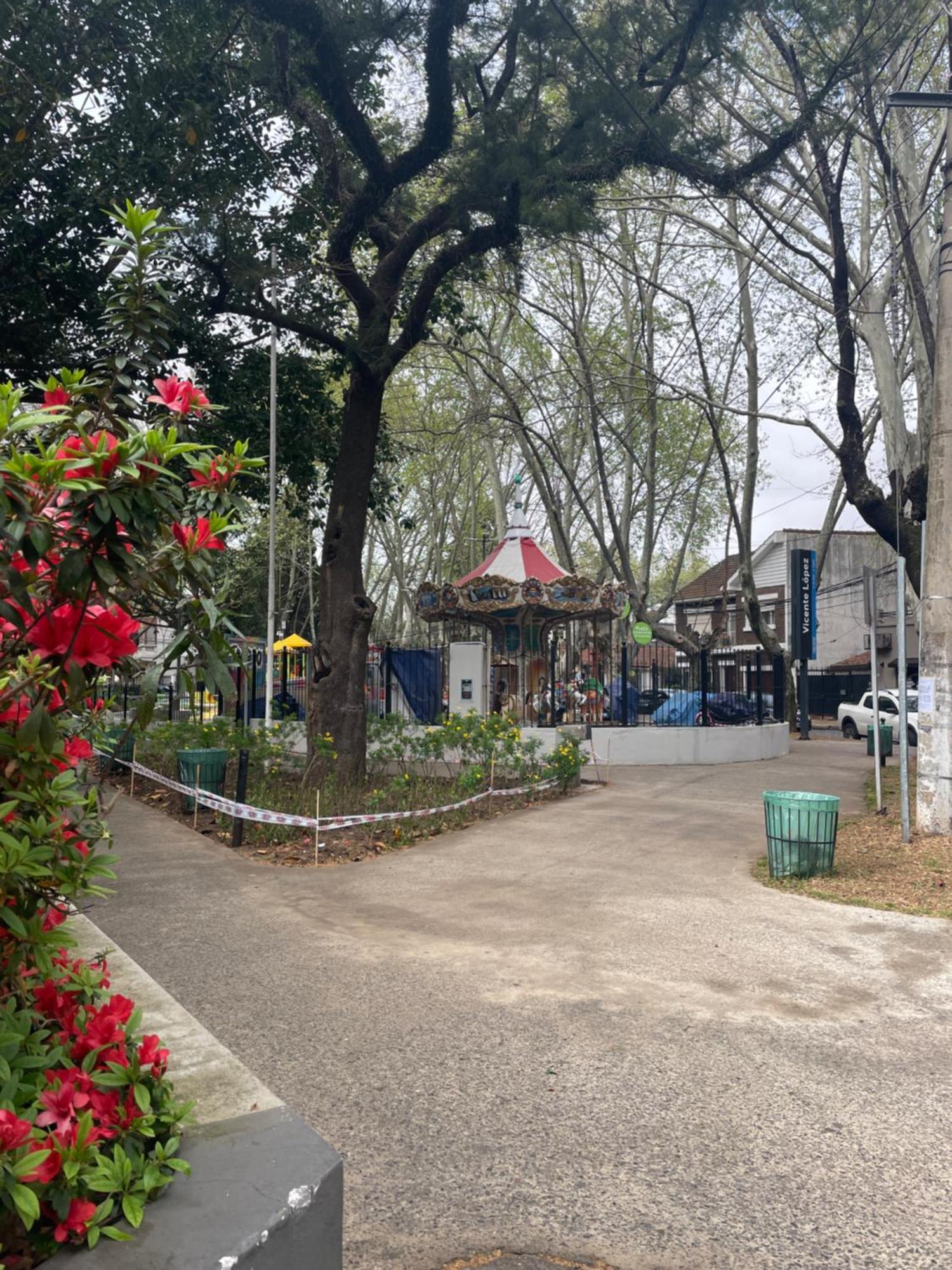 Hotel Vicente Lopez Bagian luar foto