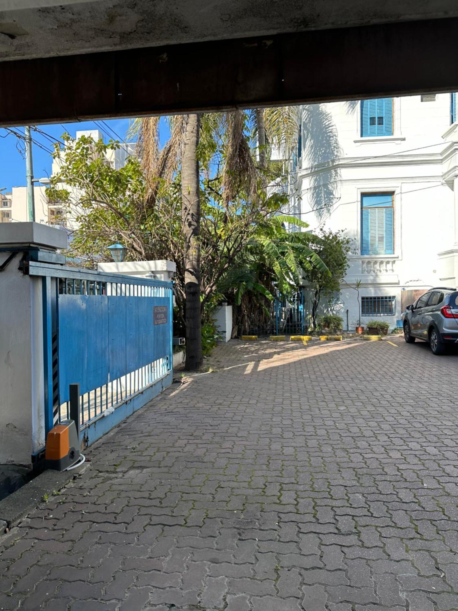 Hotel Vicente Lopez Bagian luar foto