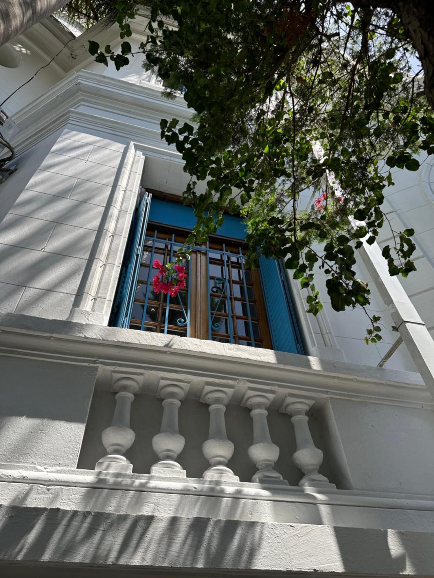 Hotel Vicente Lopez Bagian luar foto