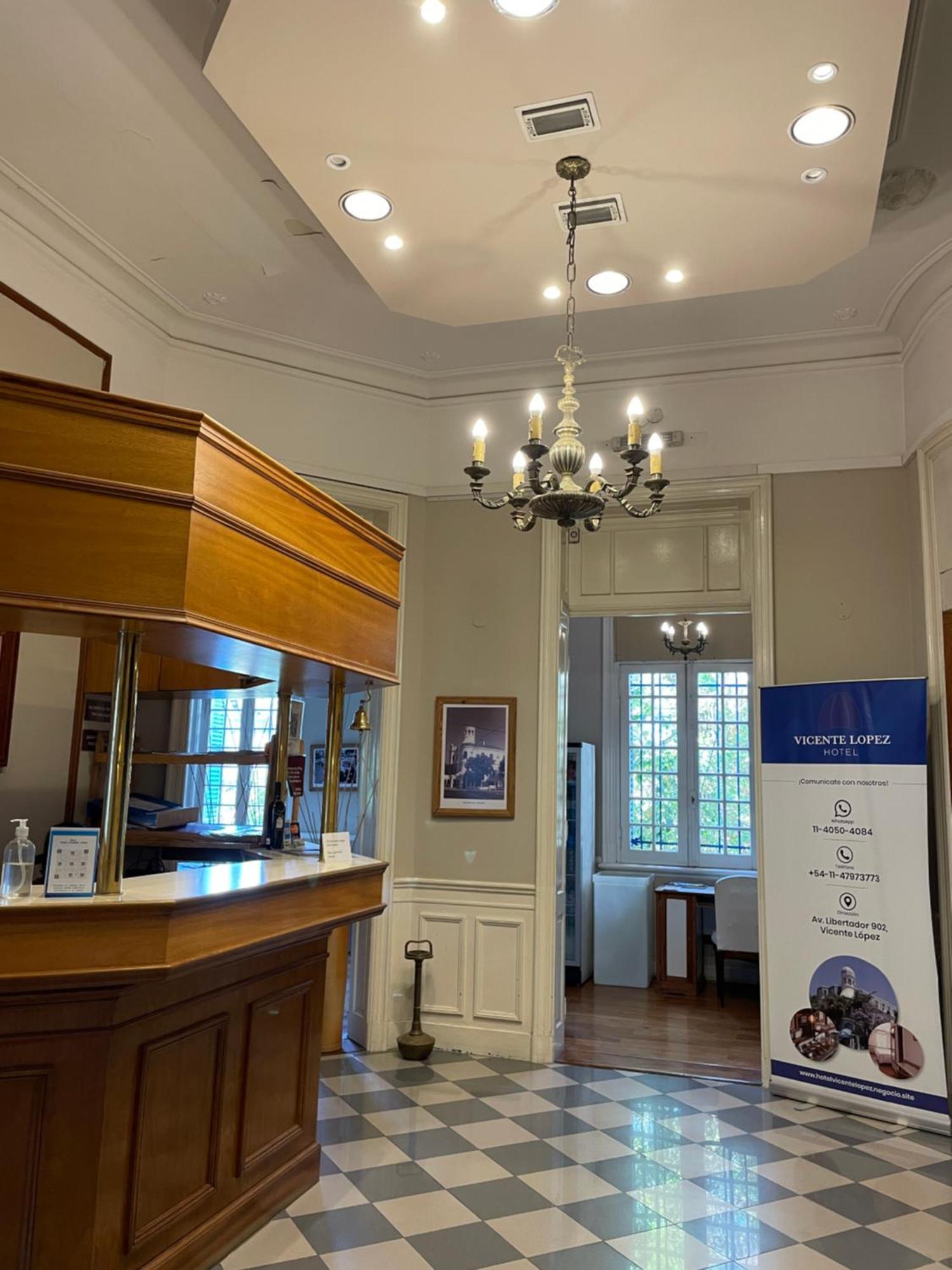 Hotel Vicente Lopez Bagian luar foto