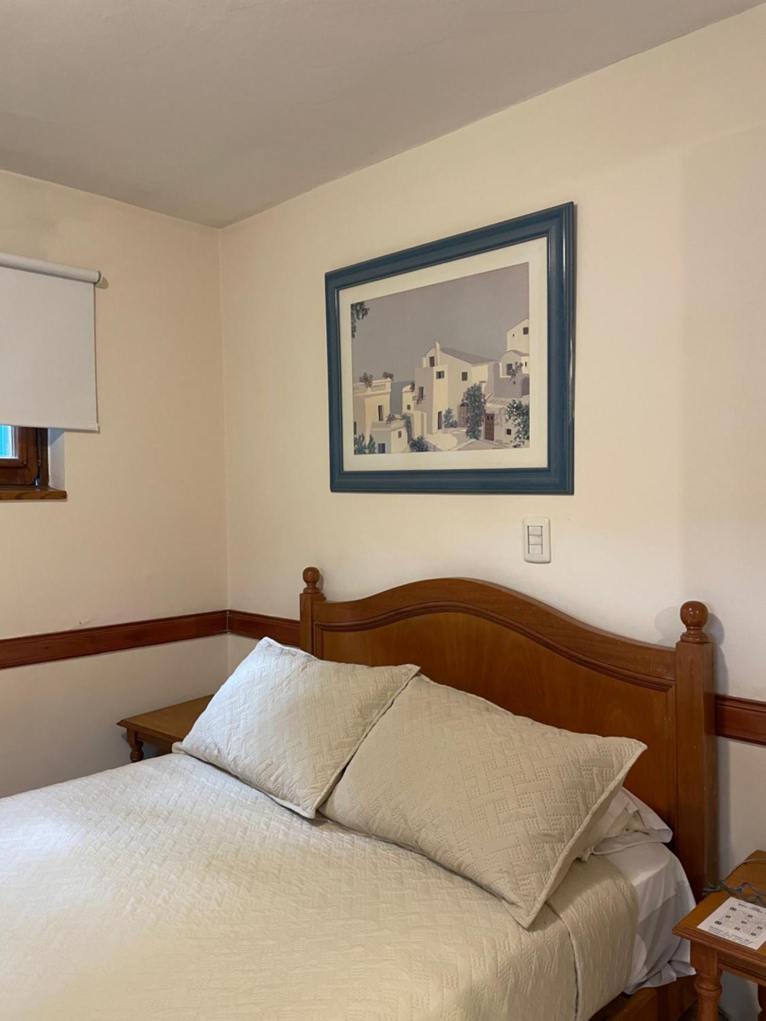 Hotel Vicente Lopez Bagian luar foto