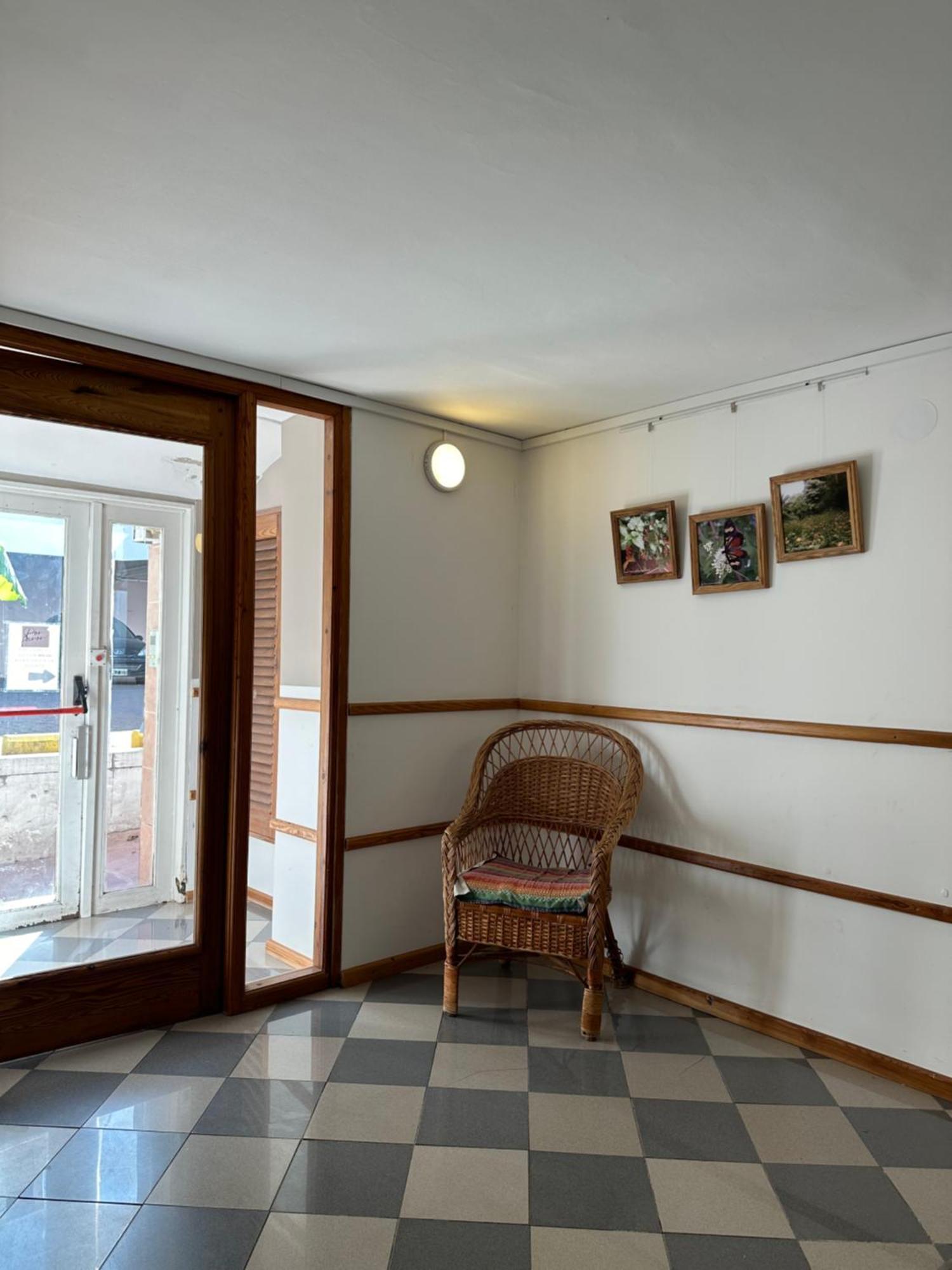 Hotel Vicente Lopez Bagian luar foto