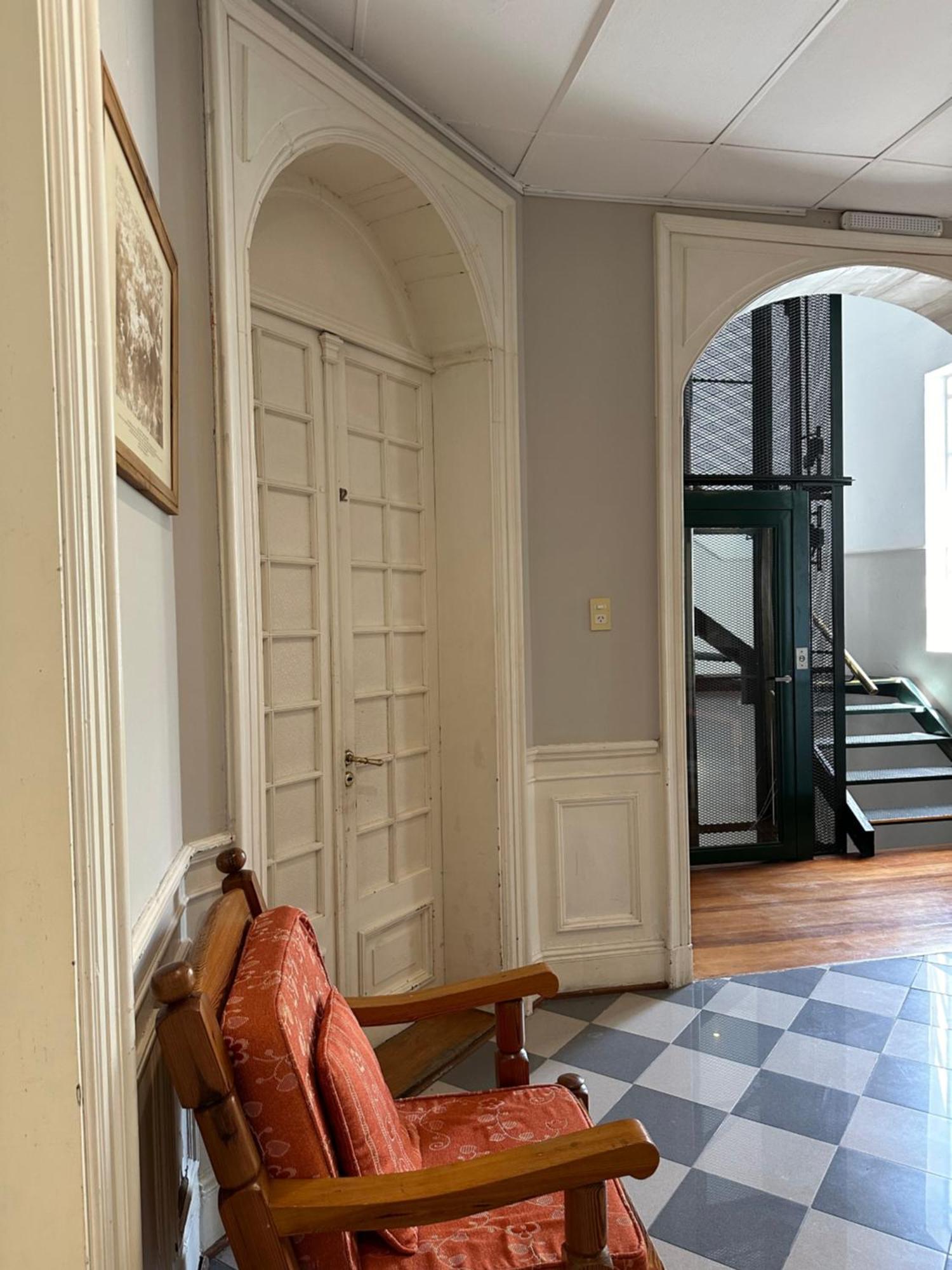 Hotel Vicente Lopez Bagian luar foto