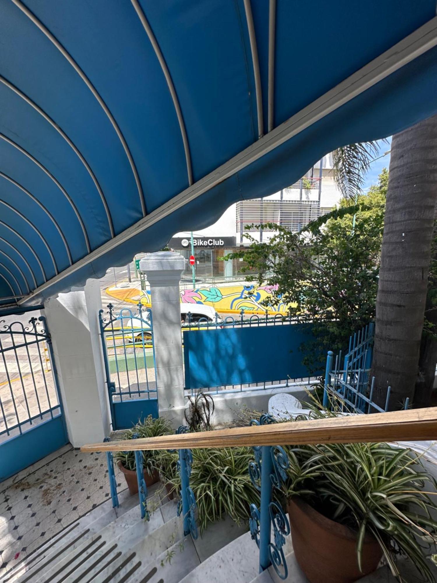 Hotel Vicente Lopez Bagian luar foto