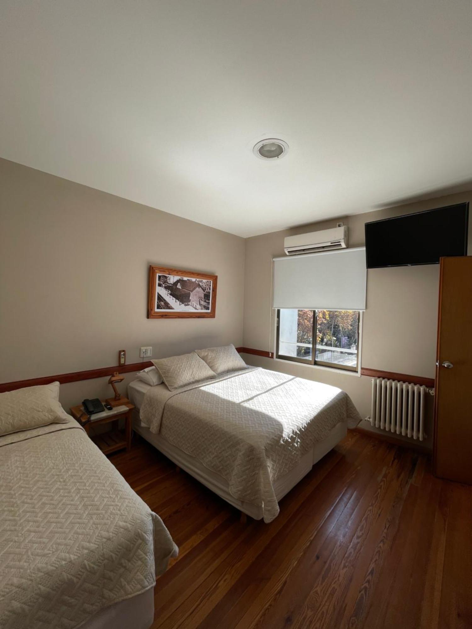Hotel Vicente Lopez Bagian luar foto
